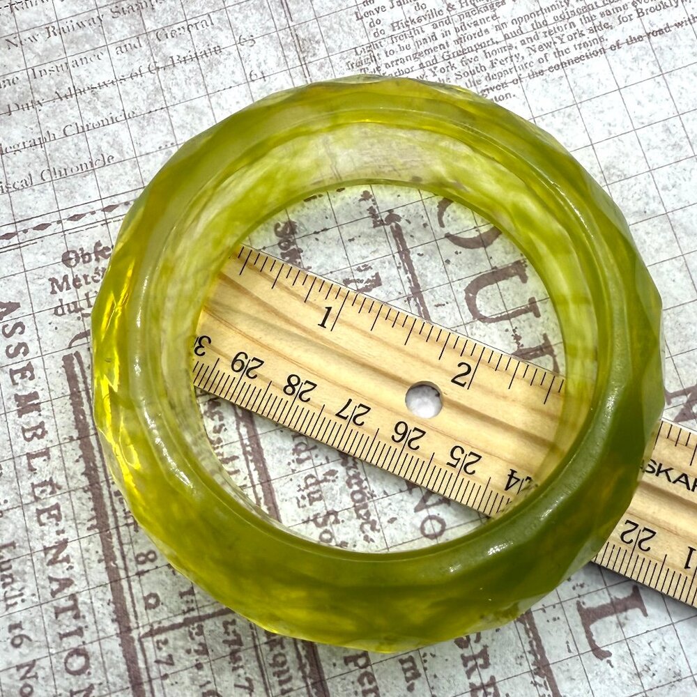 Bold Elegant Clear Lime Green Faceted Wide Heavy Thick Lucite Bangle Bracelet - Picture 10 of 10